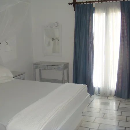 Ξενοδοχείο με διαμερίσματα νησιώτικο 3*
