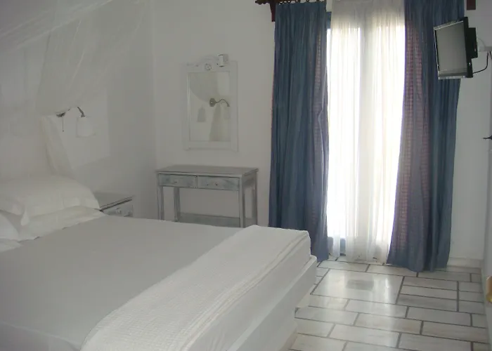 Ξενοδοχείο με διαμερίσματα νησιώτικο 3*