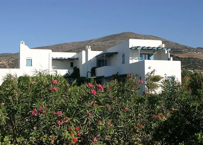 Ξενοδοχείο με διαμερίσματα νησιώτικο 3*